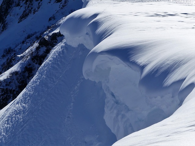 cornice spring backcountry skiing